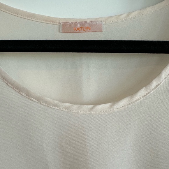 Cropped Lacey Blouse - Picture 2 of 4